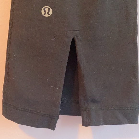 Lululemon Gather and Crow Crop size 6 - Picture 4 of 5
